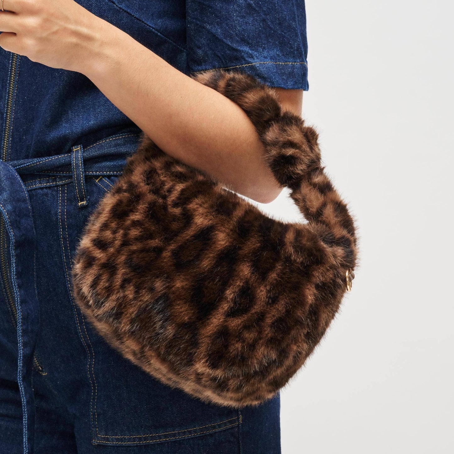 Faux Fur Crossbody: Chocolate