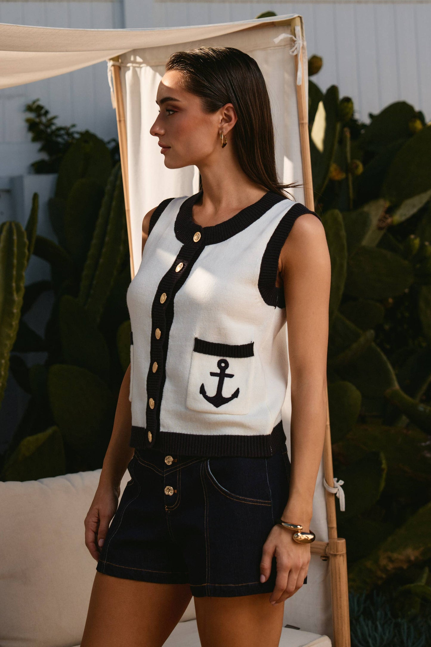 Anchor sleeveless knit top: IVORY/NAVY